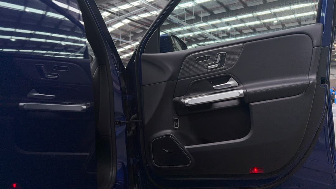 2020 Mercedes-benz Glb 200, Automatic, 49137 km, Speaker View