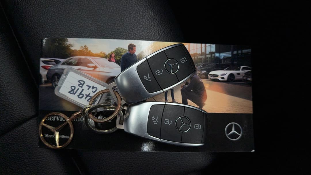 2020 Mercedes-benz Glb 200, Automatic, 49137 km, Key Close-up