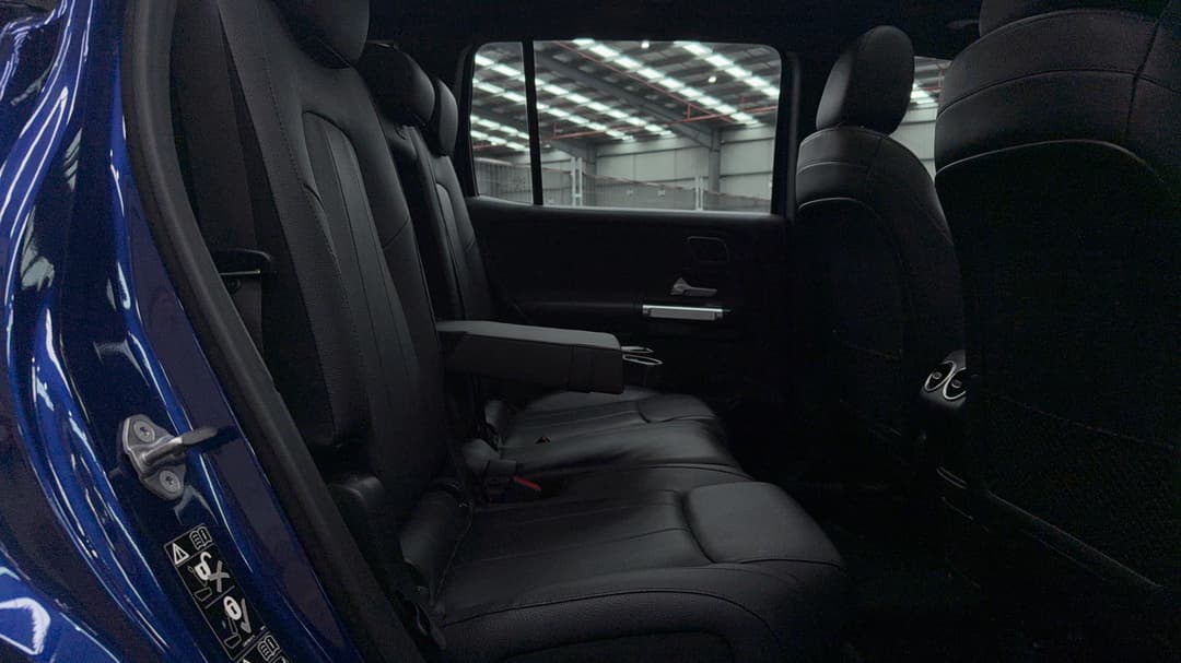 2020 Mercedes-benz Glb 200, Automatic, 49137 km, Right Side Rear Door Cabin View