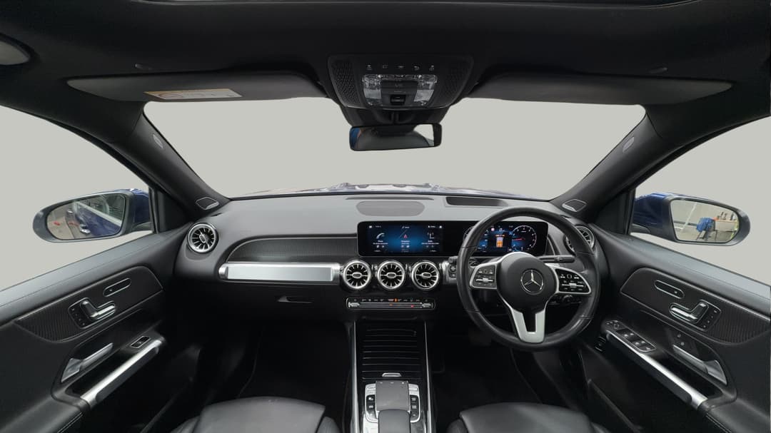 2020 Mercedes-benz Glb 200, Automatic, 49137 km, Dashboard View