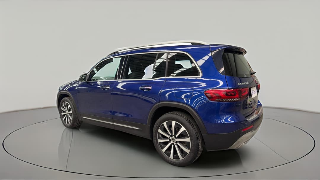 2020 Mercedes-benz Glb 200, Automatic, 49137 km, Left Back Diagonal (45- Degree) View