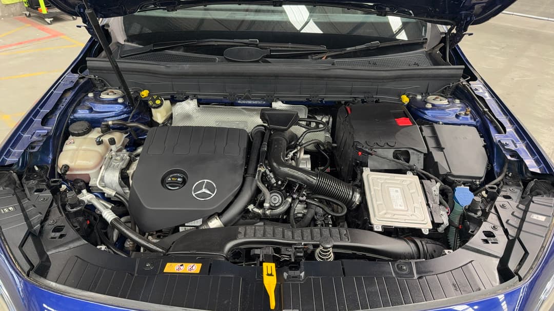 2020 Mercedes-benz Glb 200, Automatic, 49137 km, Open Bonnet (Engine)