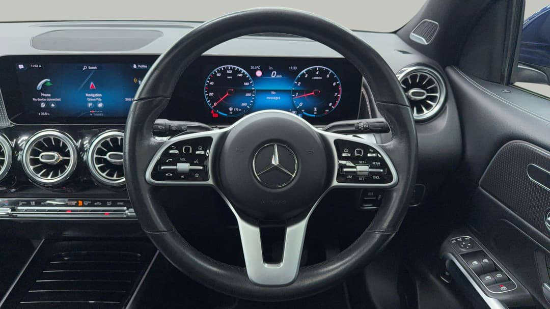 2020 Mercedes-benz Glb 200, Automatic, 49137 km, Steering Wheel Close-up