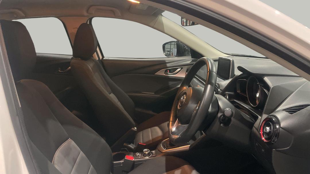 2016 Mazda CX-3 Maxx (FWD), Manual, 75667 km, Right Side Front Door Cabin View