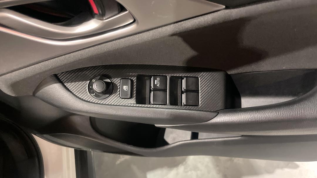 2016 Mazda CX-3 Maxx (FWD), Manual, 75667 km, Drivers Side Door Panel Controls