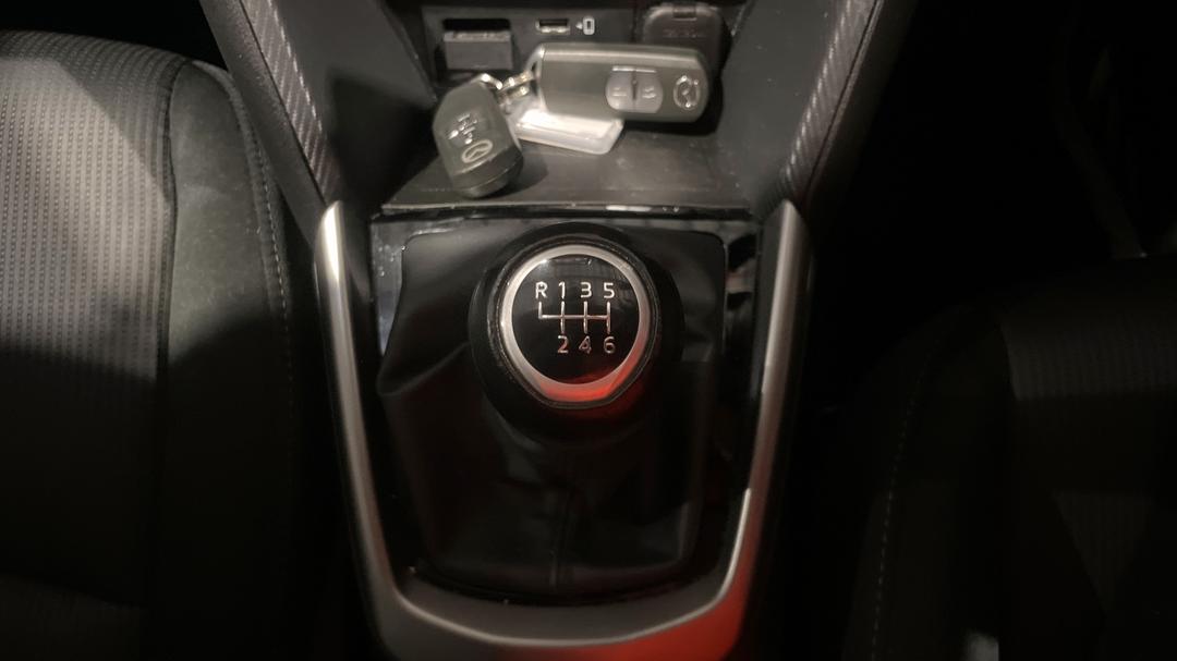 2016 Mazda CX-3 Maxx (FWD), Manual, 75667 km, Gear Lever 