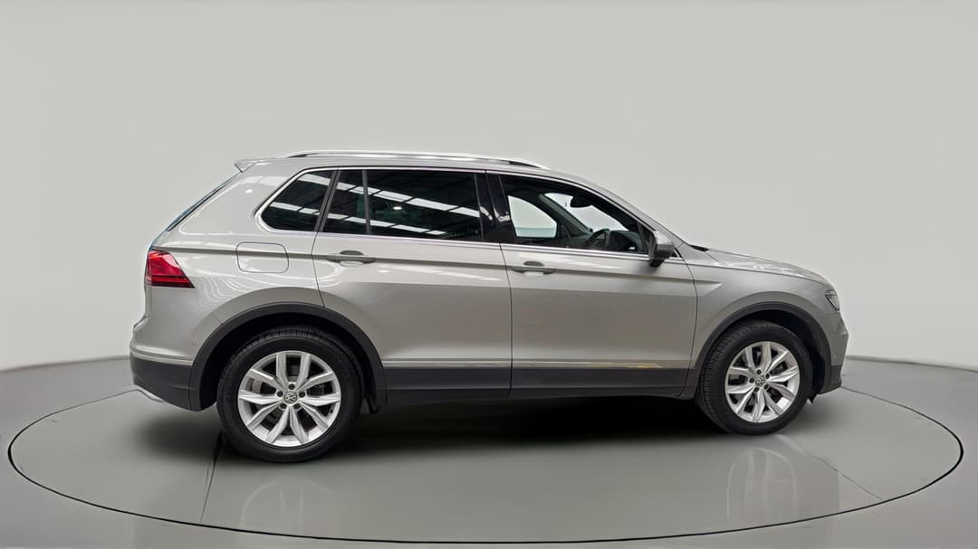 2017 Volkswagen Tiguan 162 Tsi Highline, Automatic, 74722 km, Right Side View