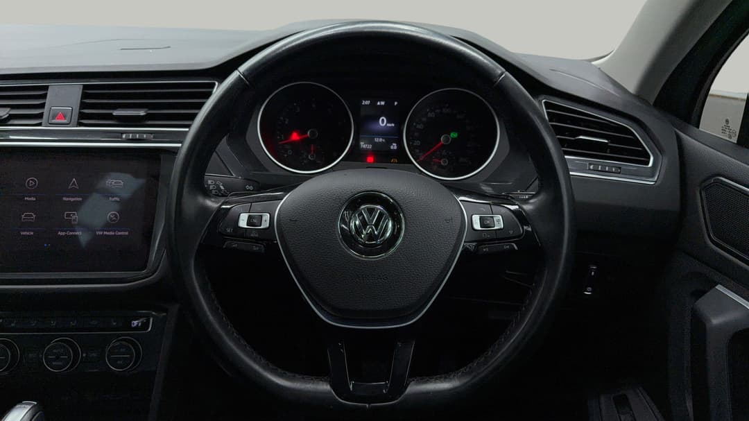 2017 Volkswagen Tiguan 162 Tsi Highline, Automatic, 74722 km, Steering Wheel Close-up