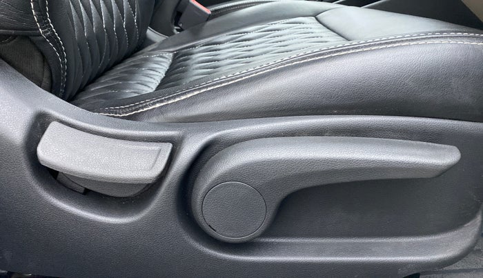 2018 Hyundai Verna 1.6 CRDI SX + AT, Diesel, Automatic, 58,824 km, Driver Side Adjustment Panel