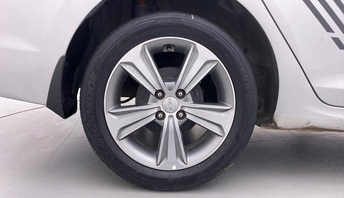 2018 Hyundai Verna 1.6 CRDI SX + AT, Diesel, Automatic, 58,824 km, Right Rear Wheel