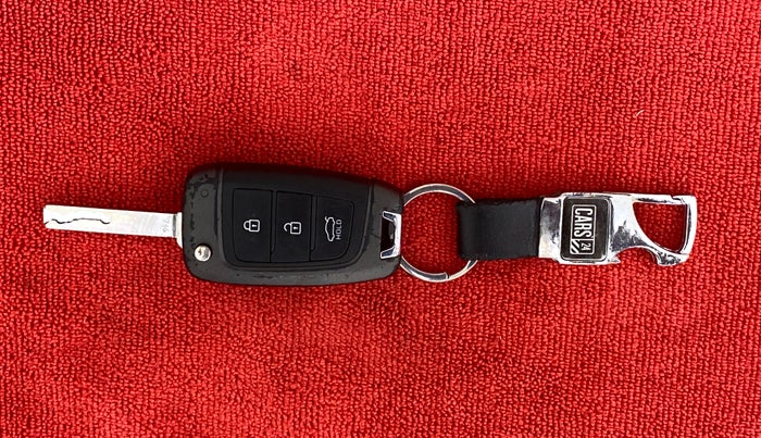 2018 Hyundai Verna 1.6 CRDI SX + AT, Diesel, Automatic, 58,824 km, Key Close Up
