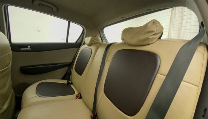 2012 Hyundai i20 SPORTZ 1.4 CRDI, Diesel, Manual, 1,21,528 km, Right Side Rear Door Cabin