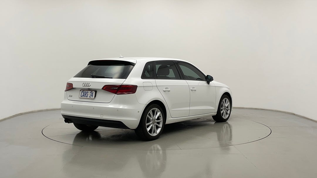 Right Back Diagonal (45- Degree) View