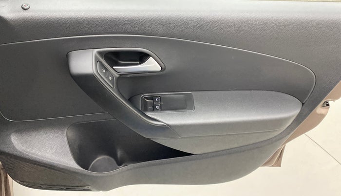 2016 Volkswagen Ameo TRENDLINE 1.2, Petrol, Manual, 28,444 km, Driver Side Door Panels Control