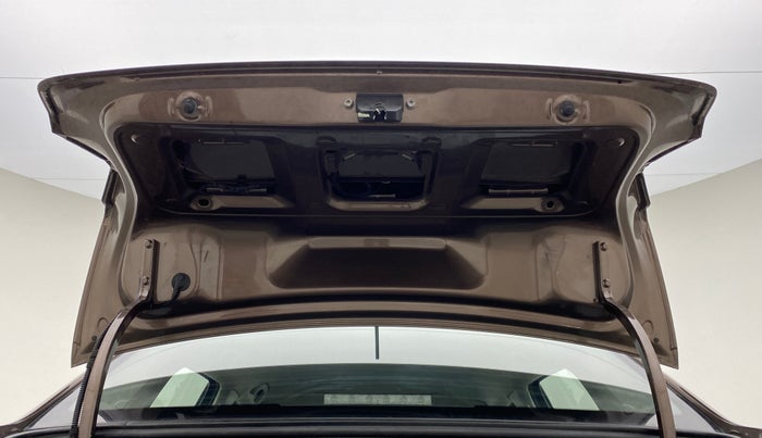 2016 Volkswagen Ameo TRENDLINE 1.2, Petrol, Manual, 28,444 km, Boot Door Open