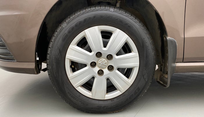 2016 Volkswagen Ameo TRENDLINE 1.2, Petrol, Manual, 28,444 km, Left Front Wheel