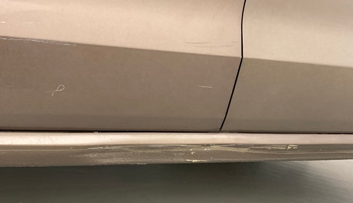 2016 Volkswagen Ameo TRENDLINE 1.2, Petrol, Manual, 28,444 km, Left running board - Minor scratches