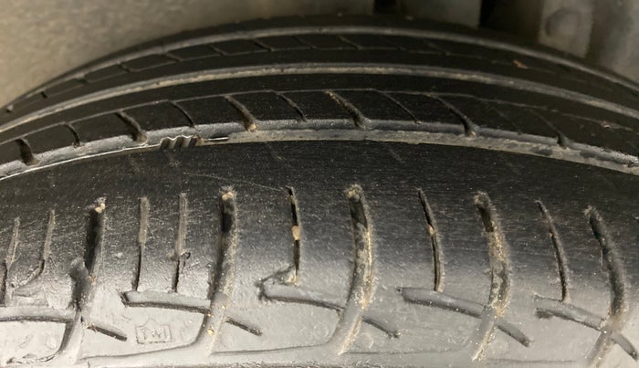 2016 Maruti Ertiga ZDI + SHVS, Diesel, Manual, 86,057 km, Left Rear Tyre Tread