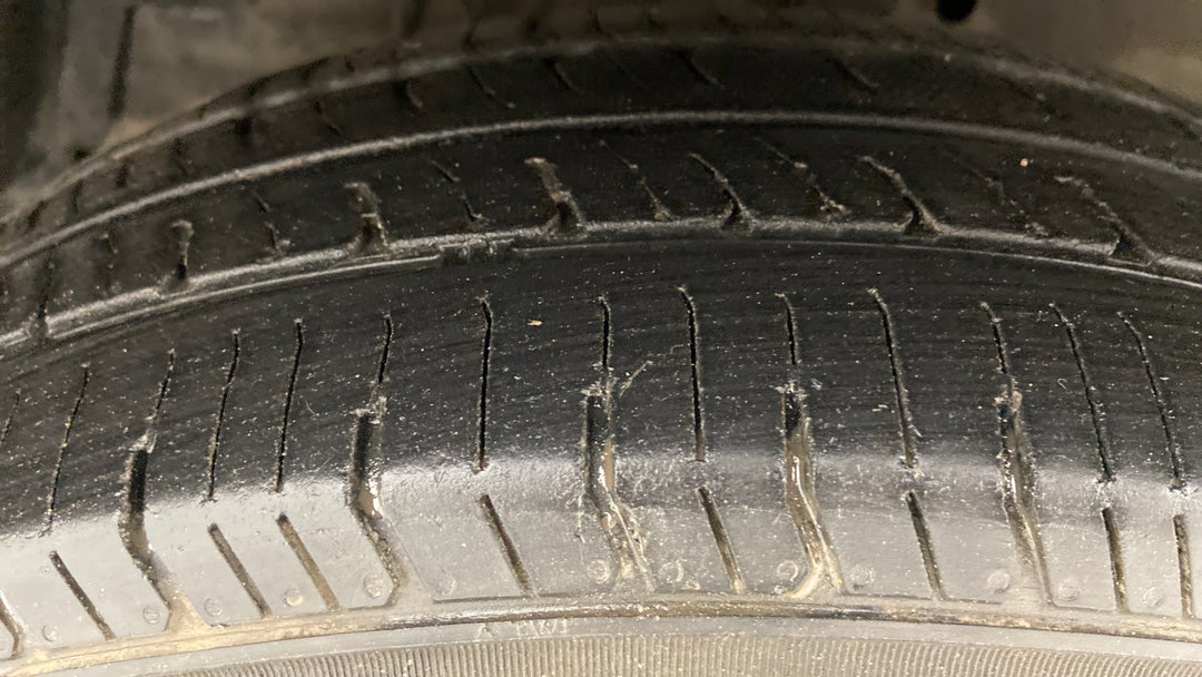 Left Front Tyre Tread