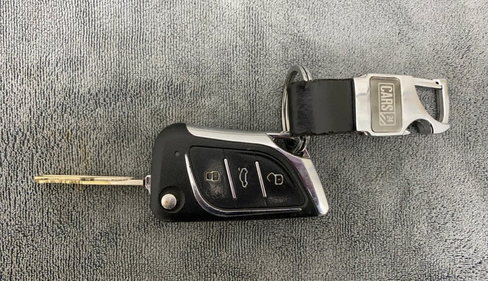 2018 Maruti Alto K10 VXI, Petrol, Manual, 42,564 km, Key Close Up