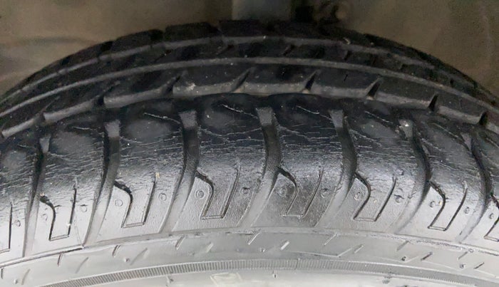 2014 Maruti Wagon R 1.0 VXI, Petrol, Manual, 20,401 km, Left Front Tyre Tread