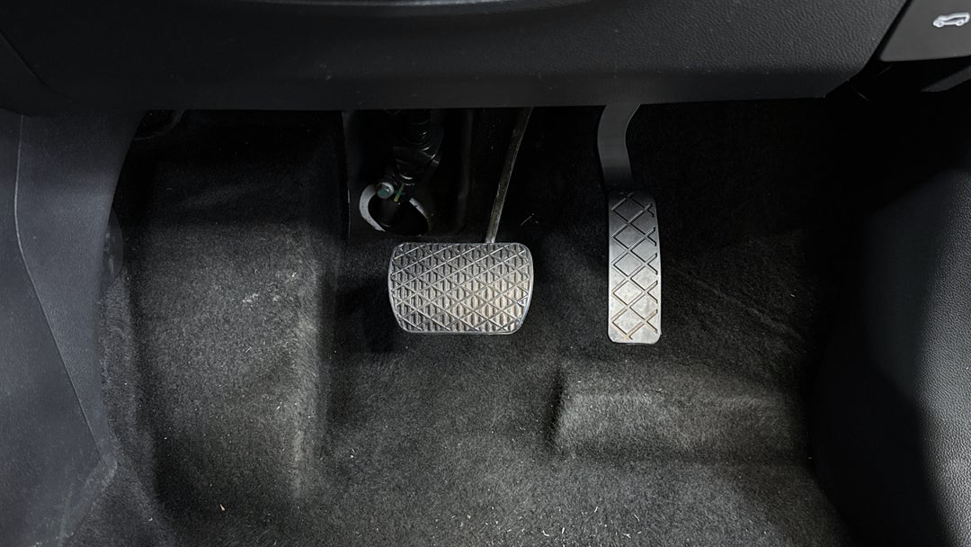 2024 MG ZS Excite, Automatic, 31225 km, Pedals and Footmat