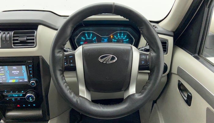 2015 Mahindra Scorpio S10, Diesel, Manual, 59,452 km, Steering Wheel Close Up