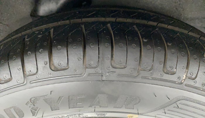 2011 Hyundai i10 MAGNA 1.1 IRDE2, Petrol, Manual, 29,267 km, Left Rear Tyre Tread