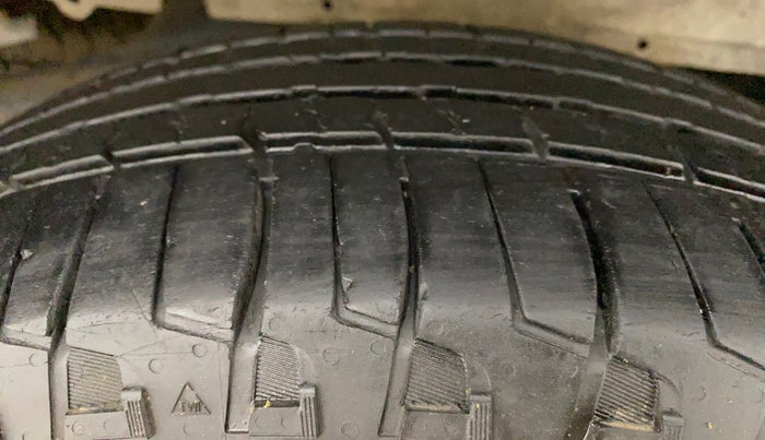 2016 Mahindra Scorpio S2, Diesel, Manual, 1,19,633 km, Right Rear Tyre Tread