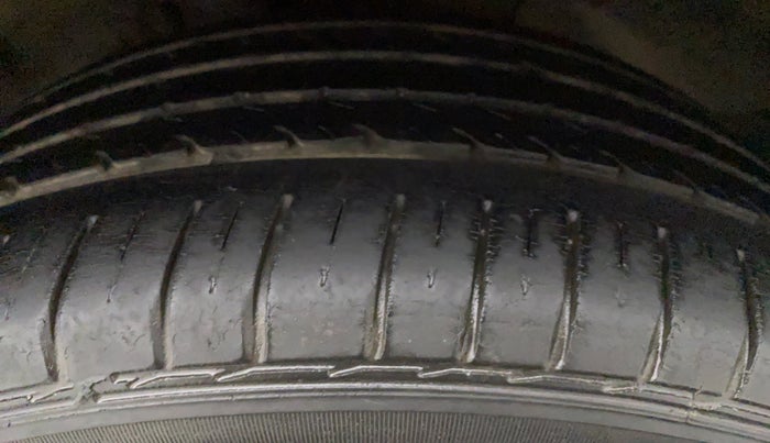 2017 Hyundai Elite i20 ASTA 1.2, Petrol, Manual, 40,373 km, Left Front Tyre Tread
