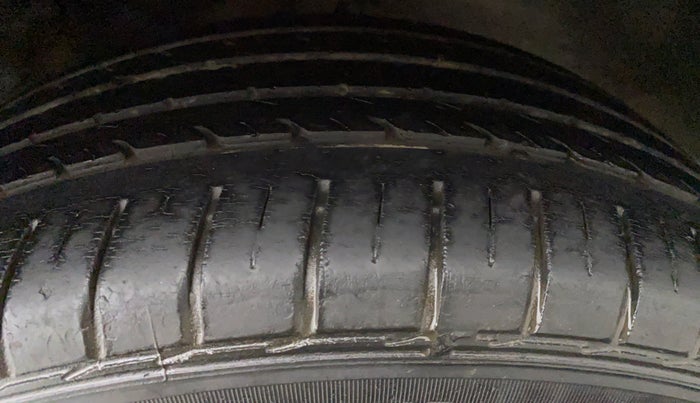 2017 Hyundai Elite i20 ASTA 1.2, Petrol, Manual, 40,373 km, Left Rear Tyre Tread