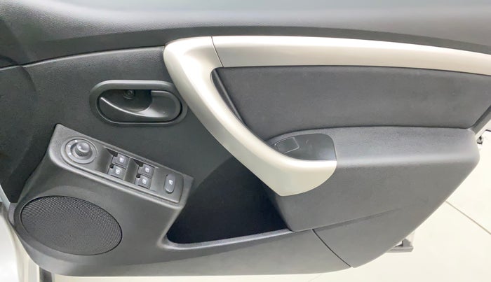 2020 Renault Duster RXS 1.3 TURBO PETROL CVT, Petrol, Automatic, 49,264 km, Driver Side Door Panels Control