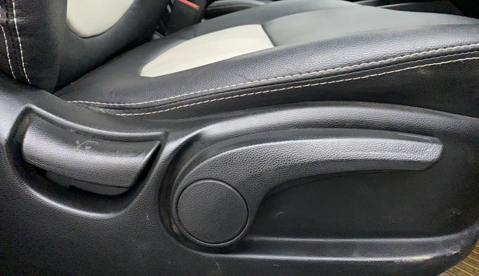 2015 Hyundai Creta 1.6 SX PLUS DIESEL, Diesel, Manual, 68,211 km, Driver Side Adjustment Panel