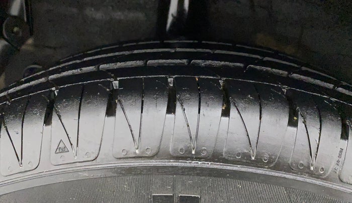 2021 KIA SONET HTX 1.0 IMT, Petrol, Manual, 13,676 km, Right Rear Tyre Tread