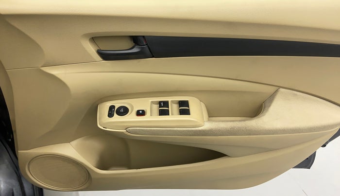2010 Honda City S MT PETROL, Petrol, Manual, 1,13,701 km, Driver Side Door Panels Control