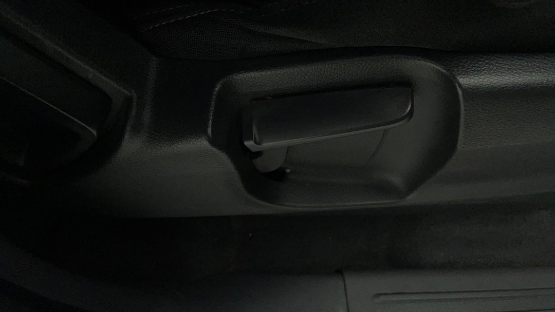 2018 Ford Ranger Xlt 3.2 (4x4), Automatic, 142994 km, Drivers Side Adjustment Panel