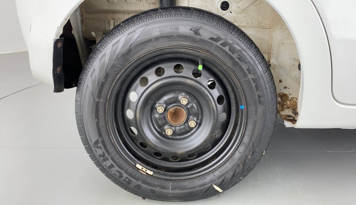 2018 Maruti Celerio VXI CNG D, CNG, Manual, 79,967 km, Right Rear Wheel