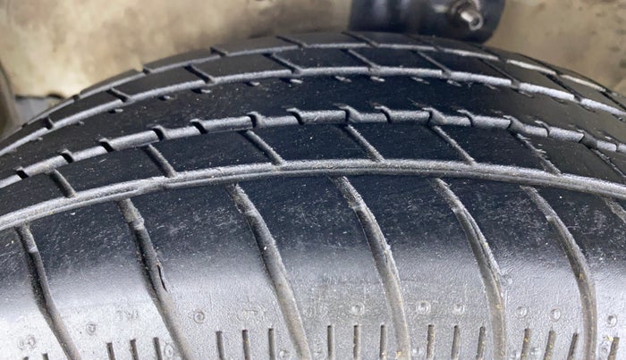 2018 Maruti Celerio VXI CNG D, CNG, Manual, 79,967 km, Left Front Tyre Tread
