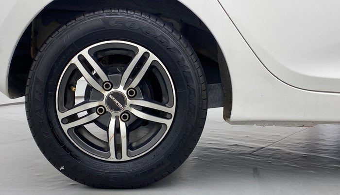 2012 Hyundai Eon D LITE PLUS, Petrol, Manual, 37,956 km, Right Rear Wheel