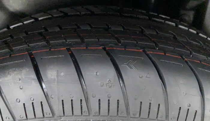 2016 Maruti Swift Dzire ZDI, Diesel, Manual, 47,690 km, Left Rear Tyre Tread