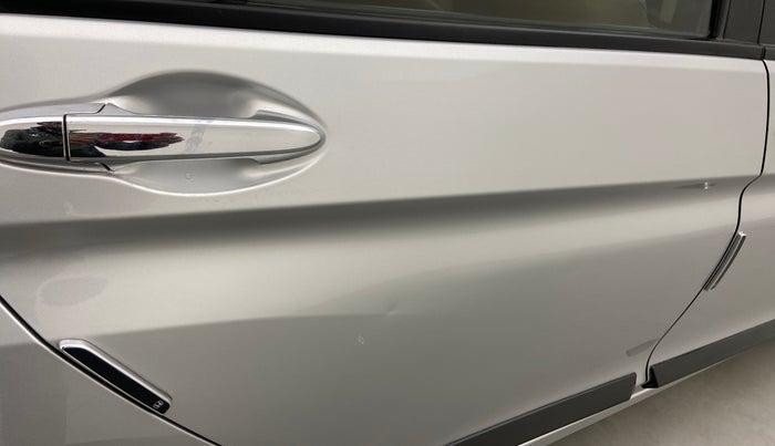 2018 Honda City V MT PETROL, Petrol, Manual, 29,942 km, Right rear door - Slightly dented