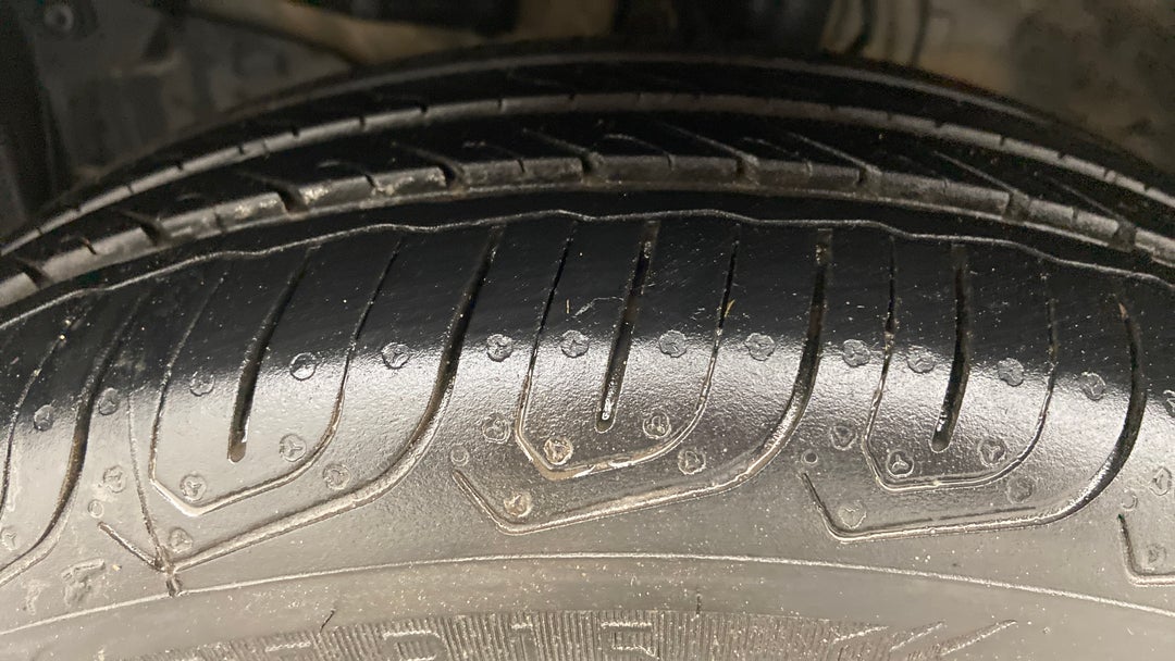 Left Front Tyre Tread