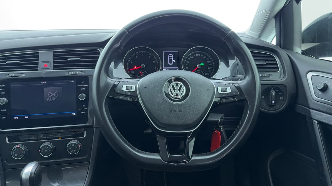 2018 Volkswagen Golf 110 Tsi Trendline, Automatic, 92444 km, Steering Wheel Close-up