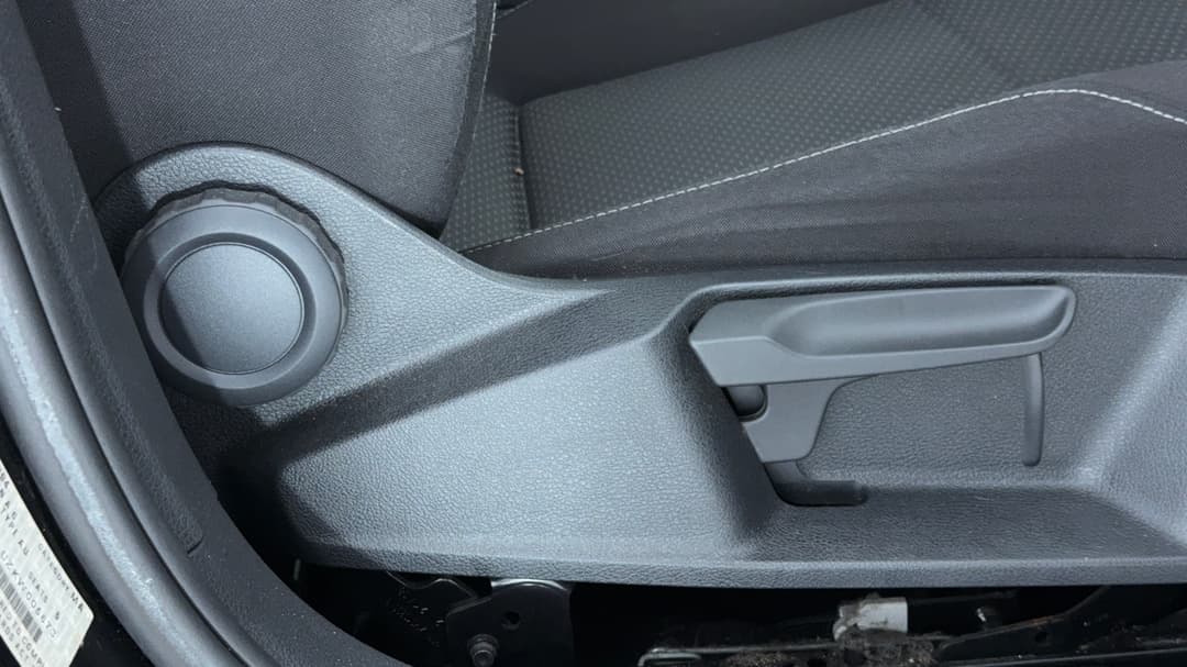 2018 Volkswagen Golf 110 Tsi Trendline, Automatic, 92444 km, Drivers Side Adjustment Panel