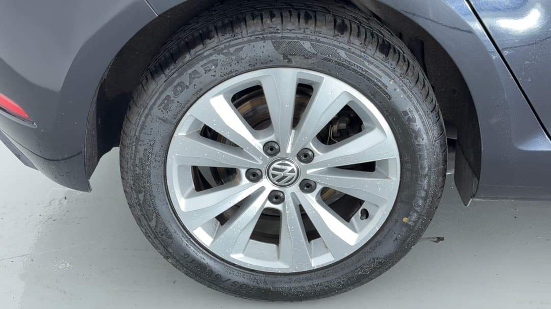2018 Volkswagen Golf 110 Tsi Trendline, Automatic, 92444 km, Right Rear Wheel