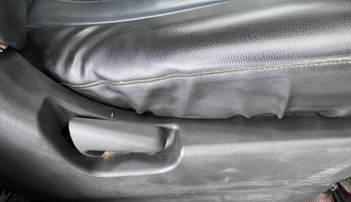 2015 Maruti Wagon R 1.0 VXI, Petrol, Manual, 28,989 km, Driver Side Adjustment Panel