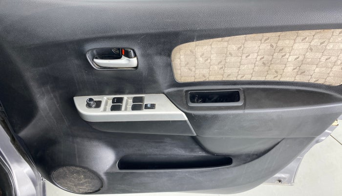 2015 Maruti Wagon R 1.0 VXI, Petrol, Manual, 28,989 km, Driver Side Door Panels Control