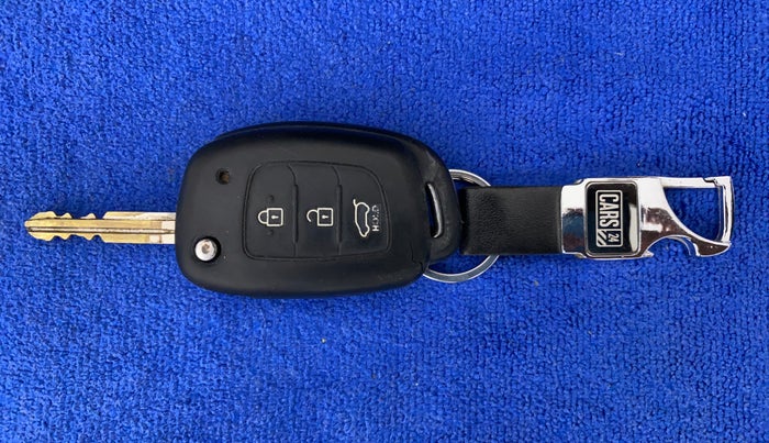 2016 Hyundai Creta SX 1.6 DIESEL, Diesel, Manual, 1,07,787 km, Key Close Up