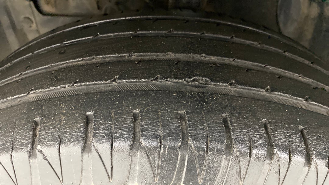 Left Front Tyre Tread