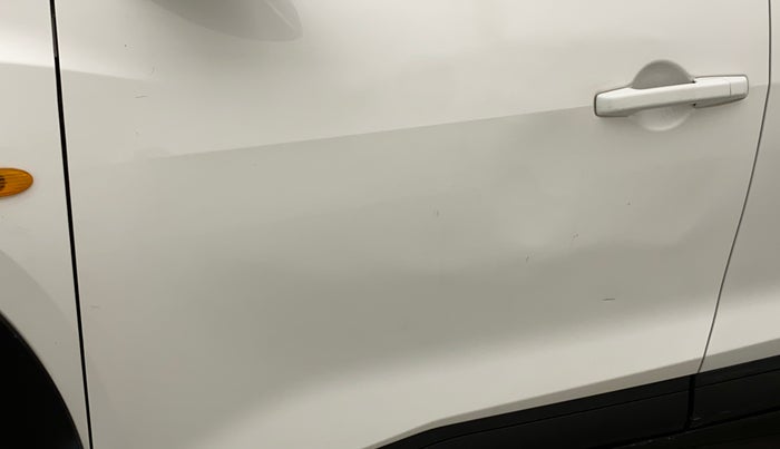 2022 Nissan MAGNITE XE, Petrol, Manual, 12,695 km, Front passenger door - Minor scratches